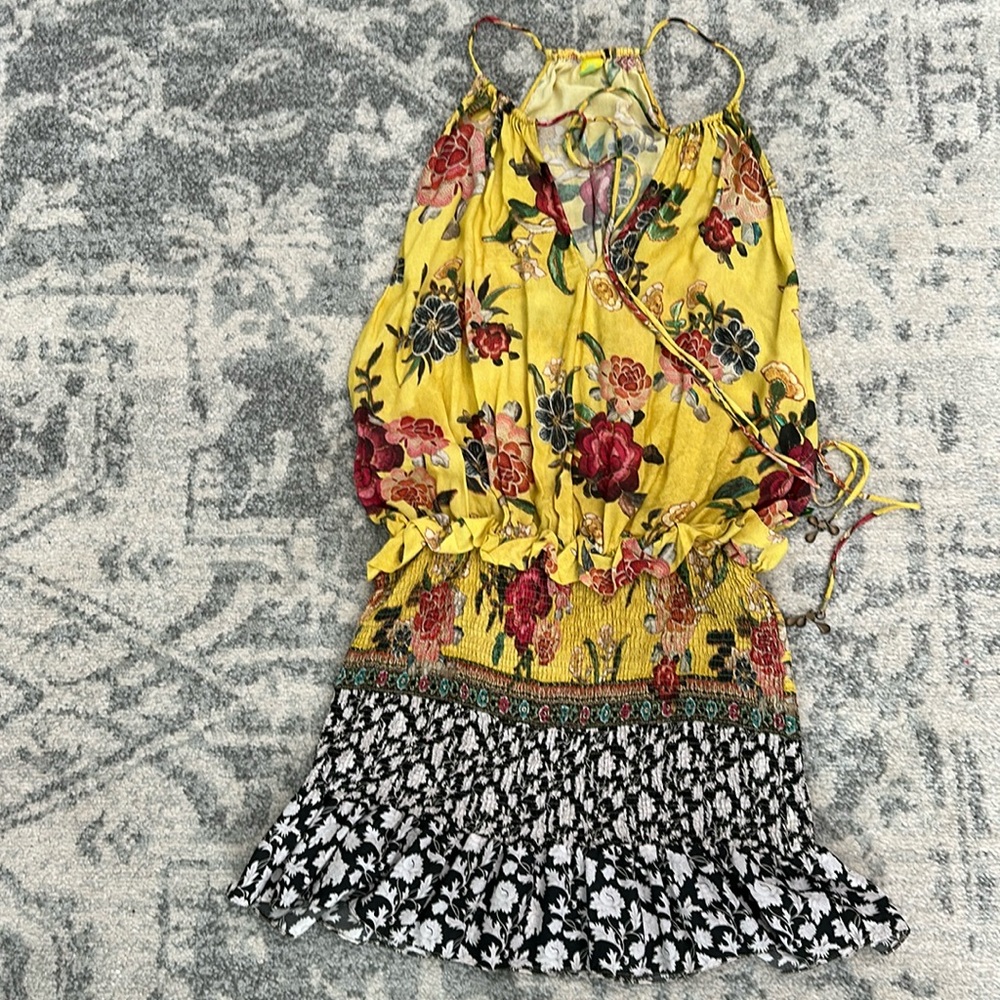 NEW FARM RIO NWOT YELLOW BLACK WHITE SMOCKED DRESS FLORAL ADJUSTABLE STRAPS - Picture 3 of 8